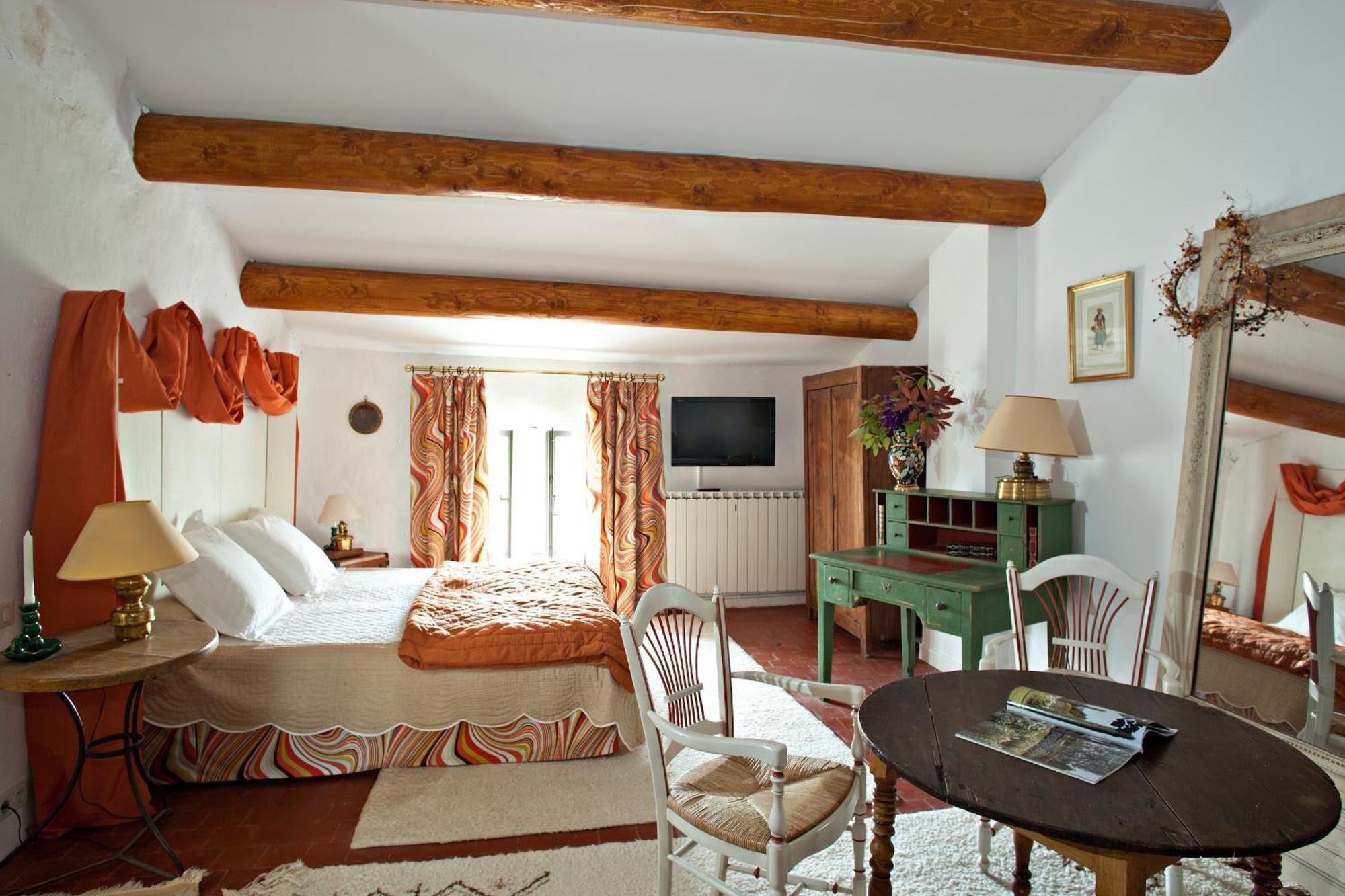 La Nesquiere Chambres D'Hotes แปร์นส์-เลส์-ฟงแตนส์ ภายนอก รูปภาพ